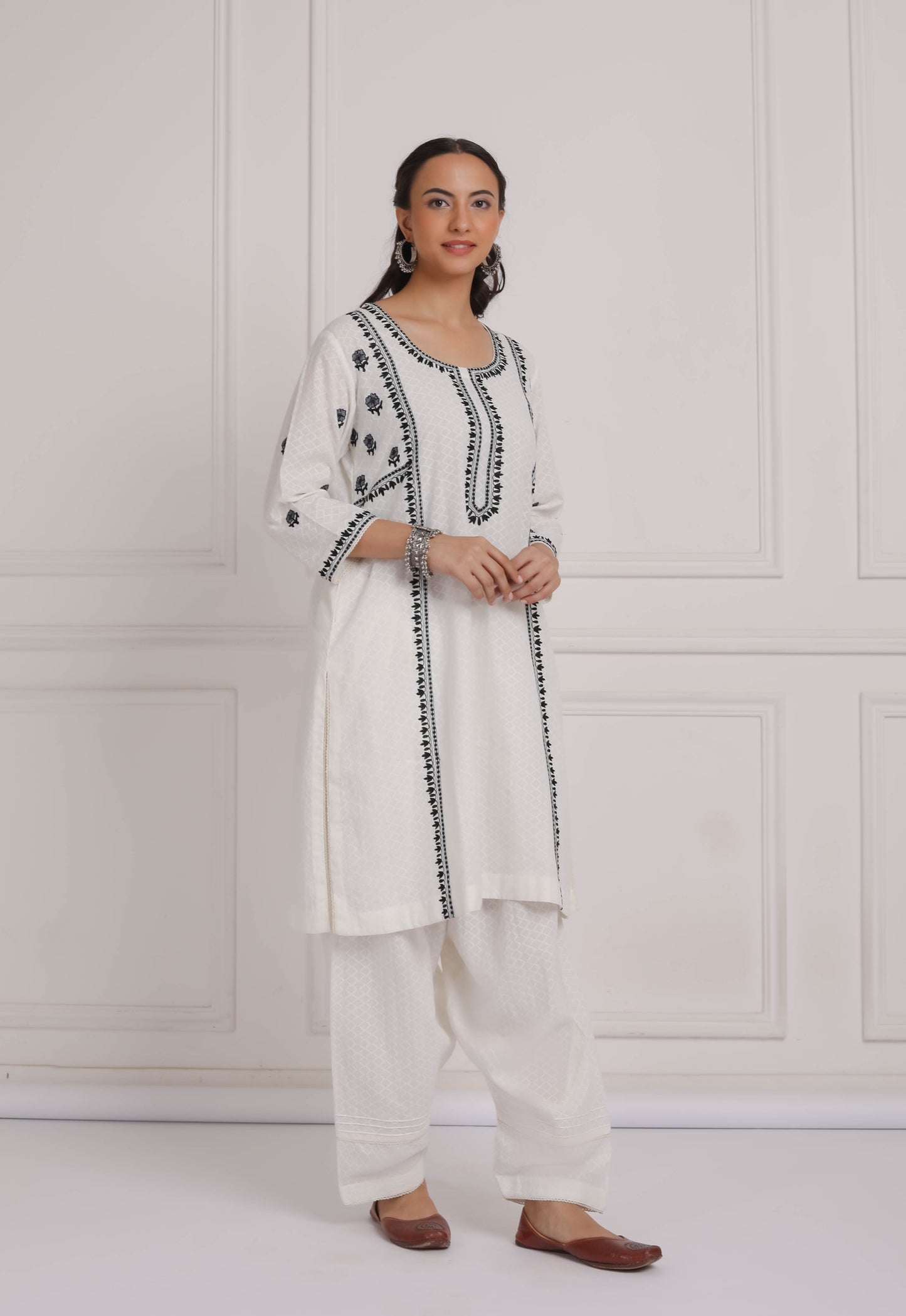 Off White Embroidered A-Line Kurta & Pant Salwar Set - Black