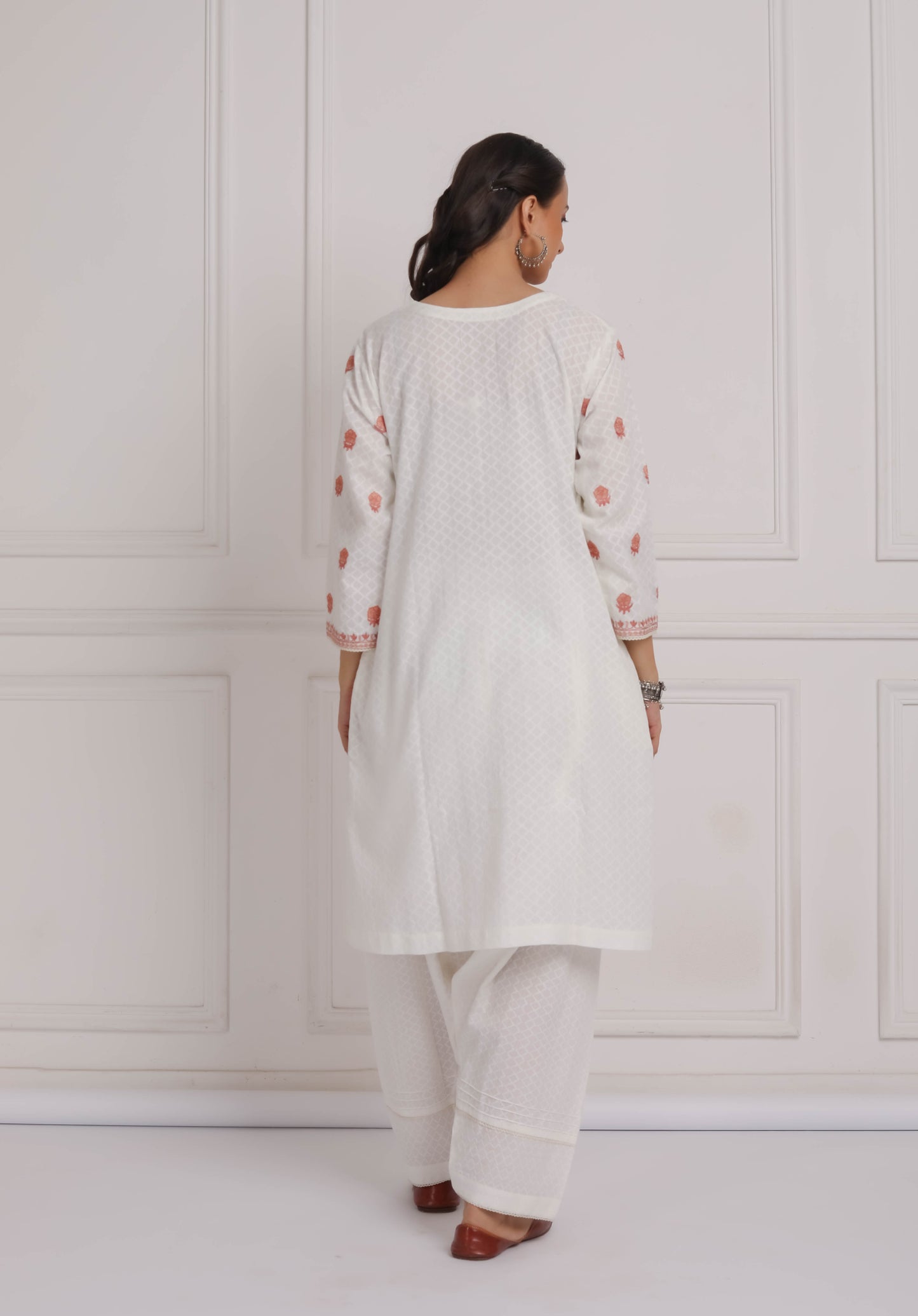 Off White Embroidered A-Line Kurta & Pant Salwar Set- Peach