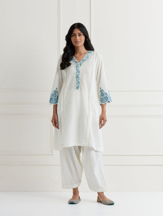 Off White Embroidered Kurta & Pant Salwar Set- Blue